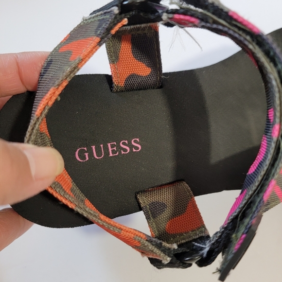 Guess Women's Avin Strappy Platform Sandals Sz 7 Camo Casual Y2K Outdoor Comfy - Picture 9 of 10